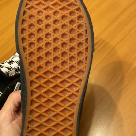 Womens Vans. Size 6. Clean. New condition - Picture 6 of 6